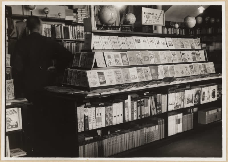 'Whitcombe's Story Books' shop display, 1936