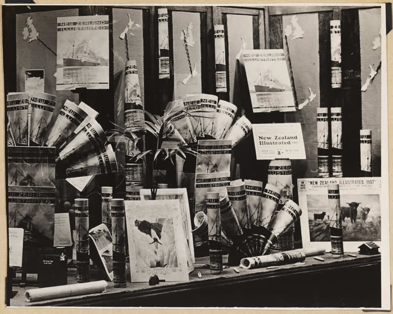 'New Zealand Illustrated' Christmas annual window display, 1937