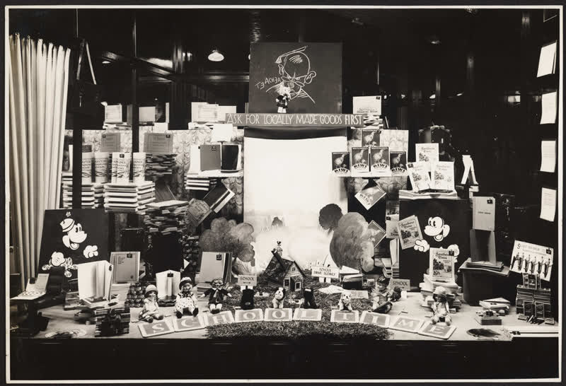 'School Time' window display, 1930