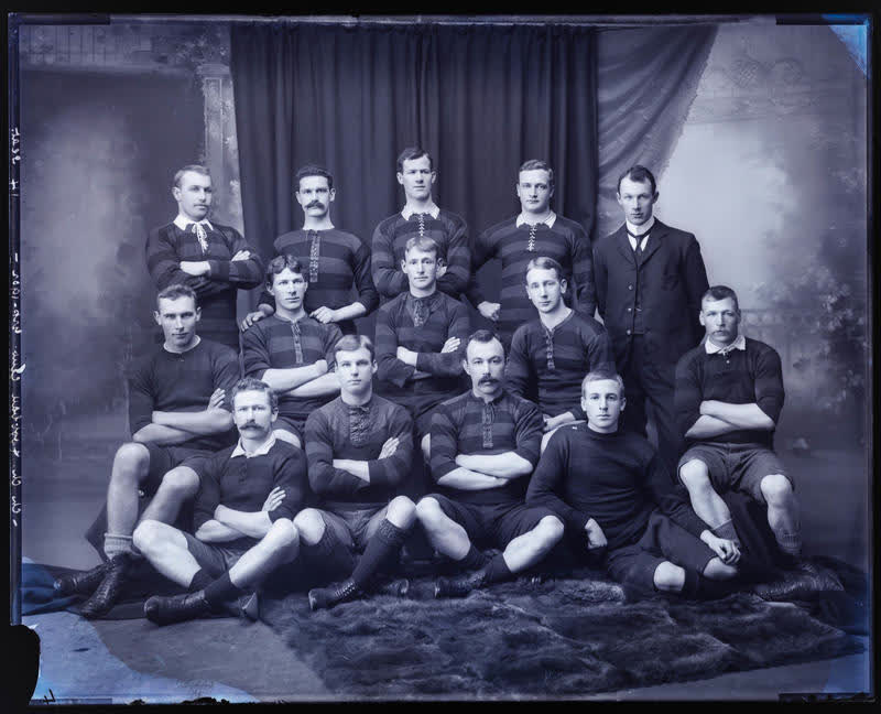 Glass Plate Negative: Fourteen men, 1902
