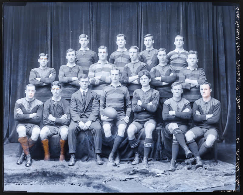 Glass Plate Negative: Seventeen men, 1910
