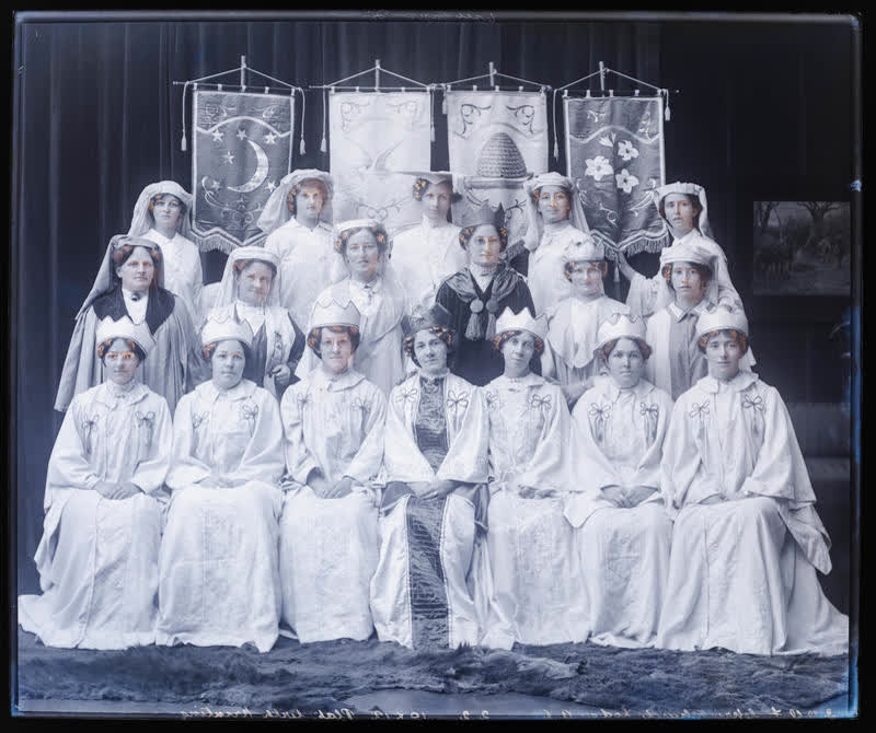 Glass Plate Negative: International Order of Odd Fellows Christchurch Lodge portrait, 1913