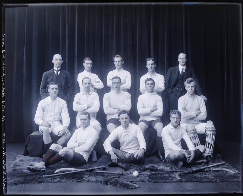 Glass Plate Negative: Thirteen men, 1915