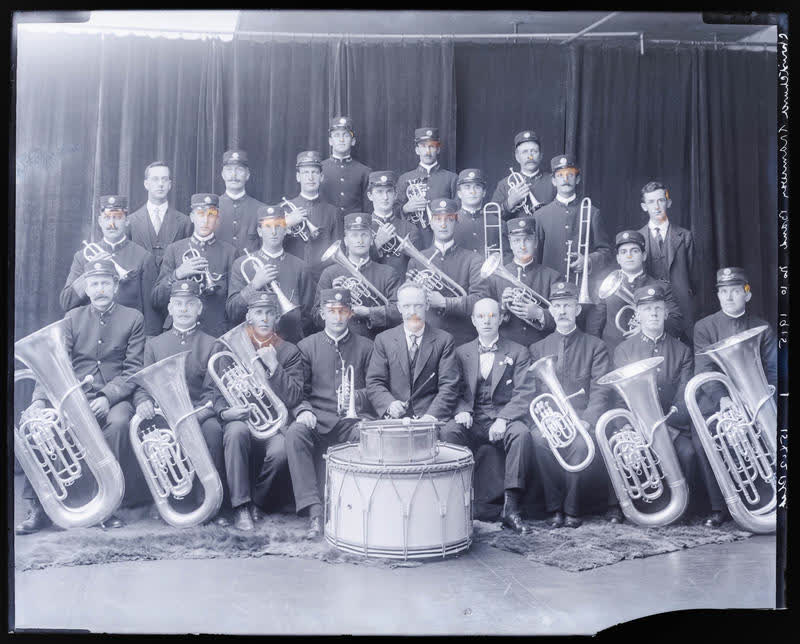 Glass Plate Negative: Twenty-six men, 1915