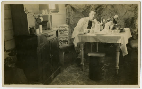 Interior of a Taylors Mistake bach, 1923