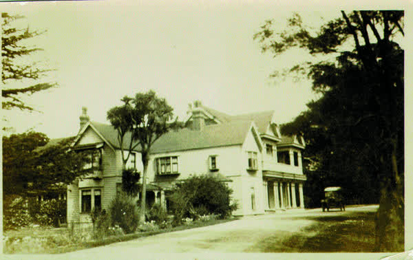 Riccarton House and driveway from the east, 1900