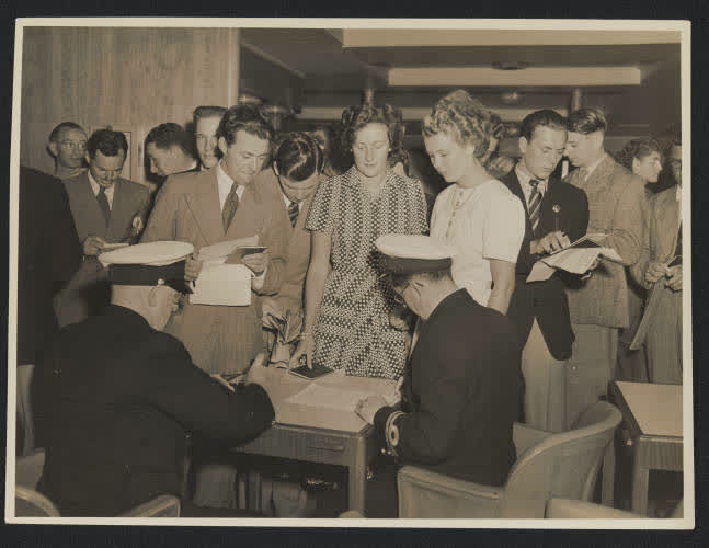 British Empire Games, English athletes, Whenuapai Airport, 1950, 1950