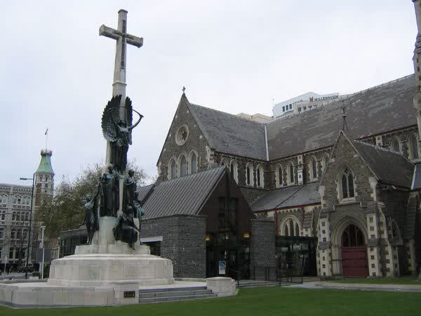 Citizens' War Memorial, 2004
