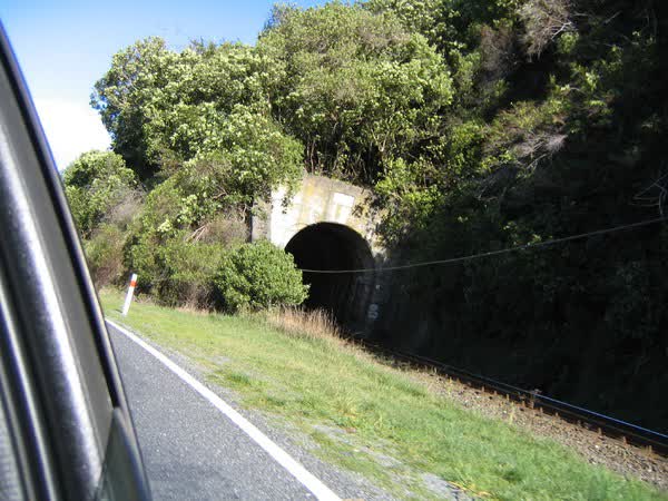 Kaikōura rail tunnel portal, 2005
