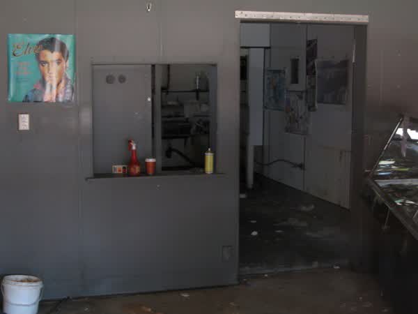 Closed Beckenham shop, 2009