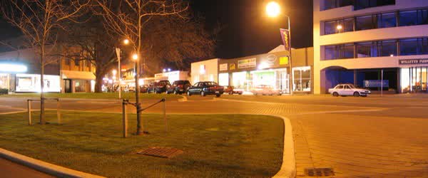 Night-time on Victoria Street, 2005
