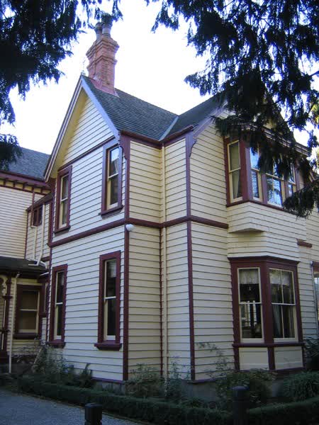 Riccarton House corner details, 2005