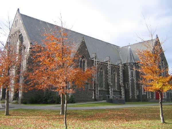 St Luke’s Church in autumn, 2005