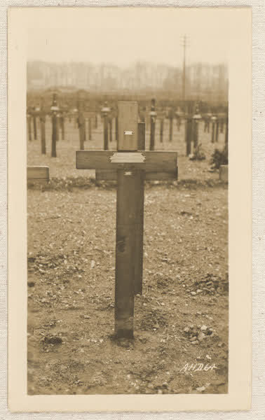 Wooden cross, St. Sever Cemetery, 1919