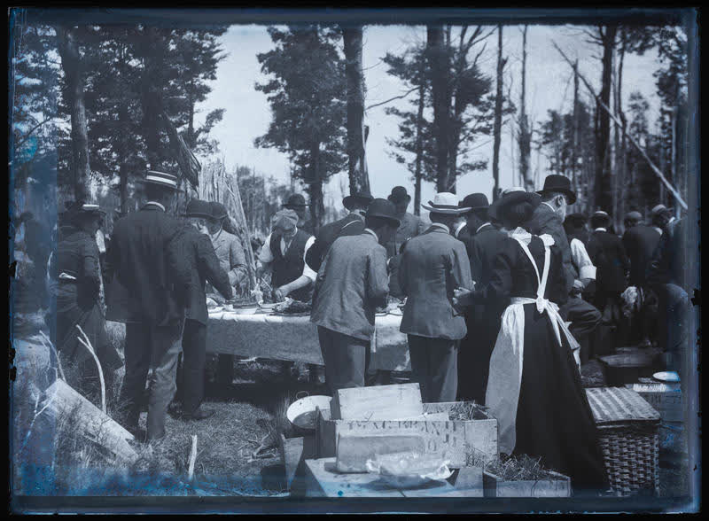 Glass Plate Negative: Otarama picnic, 1902