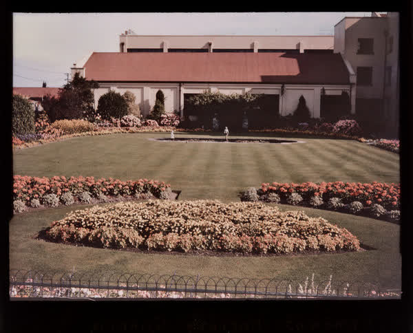 Edmonds factory and garden, 1951