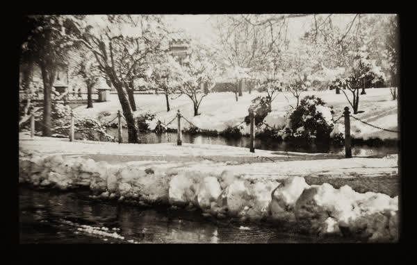 Snow covered Victoria Square, 1945