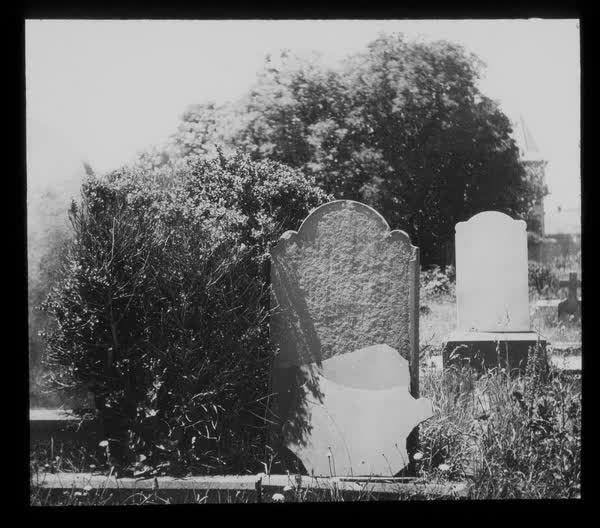 Delaminated headstone, 1945