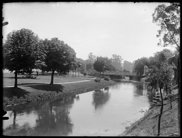 Hereford Street bridge, 1900