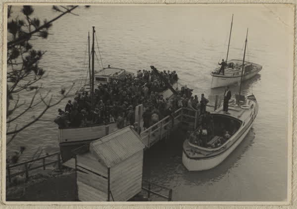 Top wharf in Charteris Bay, 1929