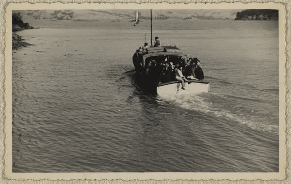 Passengers aboard Onawe, 1930