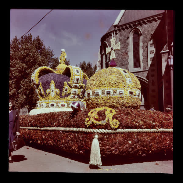 The Crown Jewels procession float, 1951
