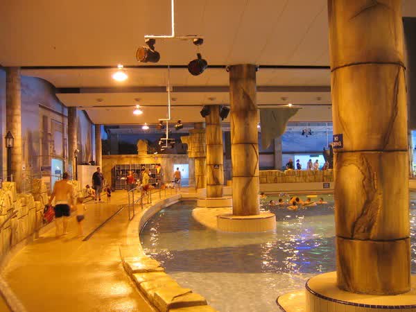 Recreational pools panorama at QE2 Park, 2005