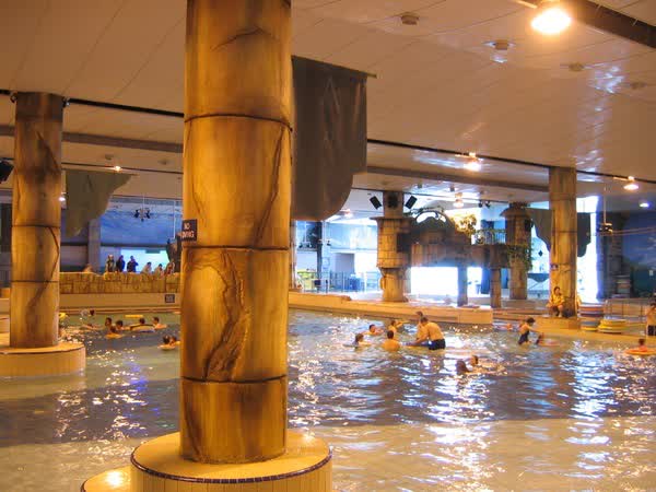 Lazy river at QE2 pools, 2005