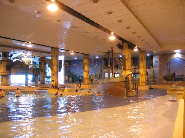 Lazy river and the pirate ship at QE2 pool, 2005