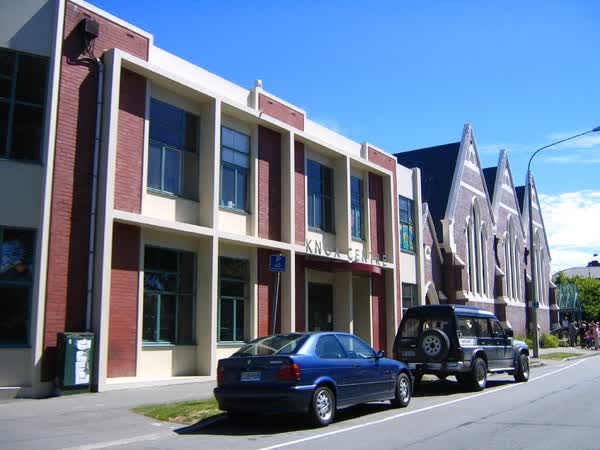 Knox Centre and Knox Church, 2005