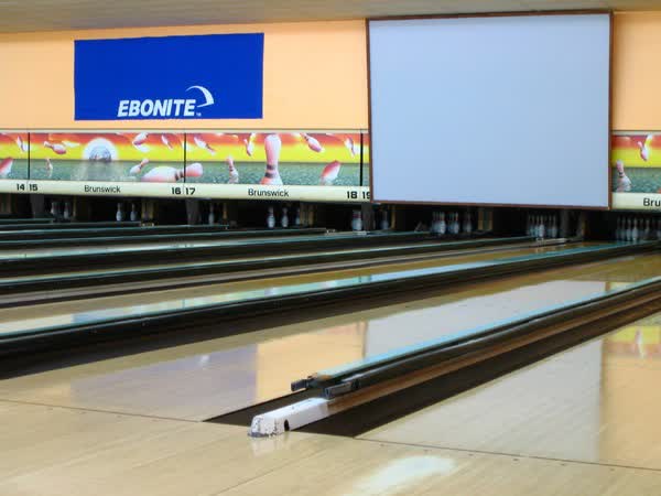Zone Garden City Bowling lanes, 2005