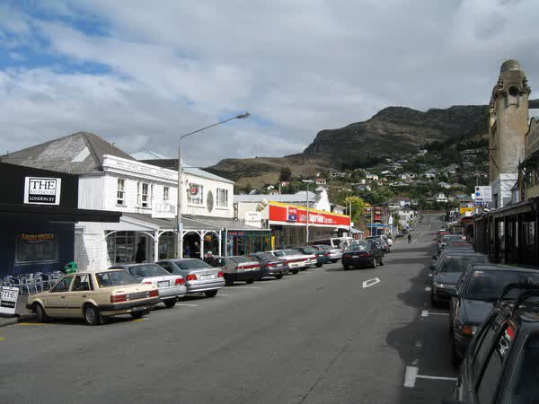 Shops on London Street in Lyttelton, 2006