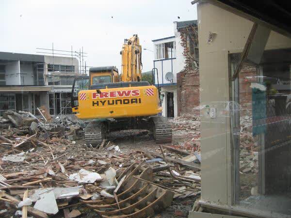 Frews Contracting demolition excavator, 2009