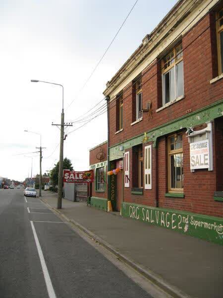 CRC Salvage closing-down sale, 2009