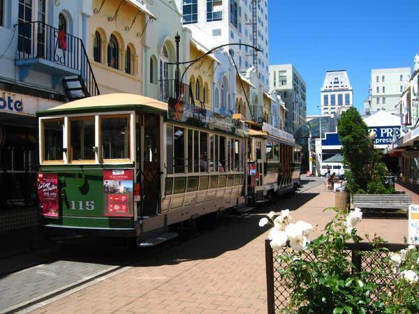 Tram 152 and 115 on New Regent Street, 2008
